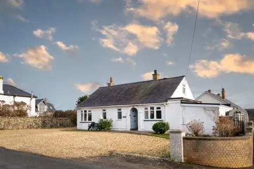Ty Tywod Rhosneigr