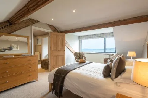 Seascape - Double bedroom