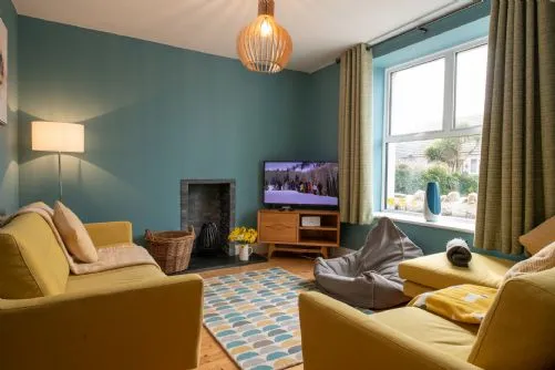 Fronallt - main living room