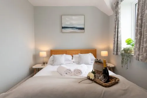 Fronallt - second king bed