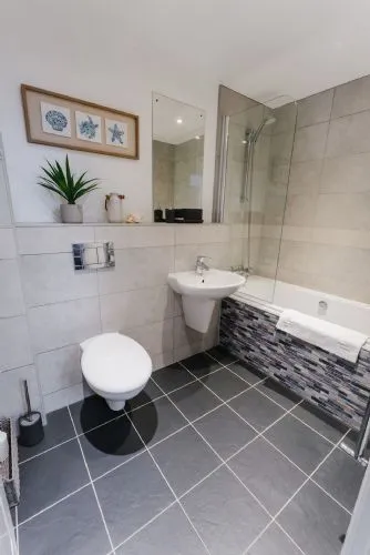 Cool Waves family bathroom