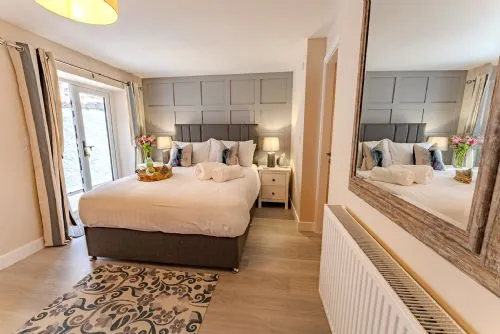 No. 66 - King Bedroom Beaumaris