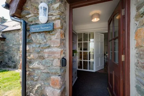 Bwthyn Branwen entrance