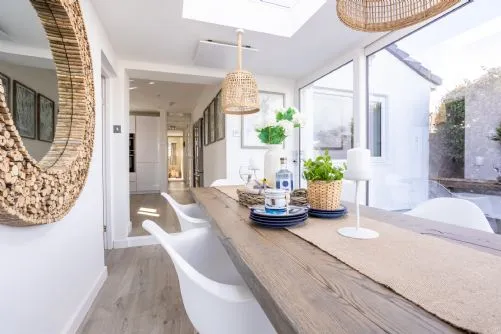 Hafan Dining Room Table