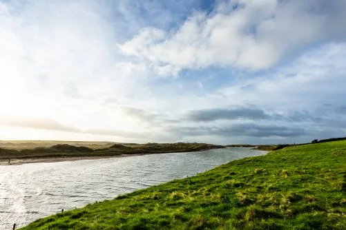 Dinas Bach Sea