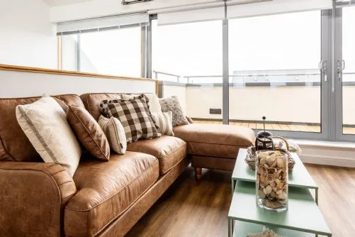 sea sway living room