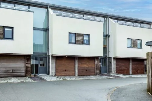 sea sway front exterior