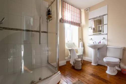 Maelog Villa Shower Room - Rhosneigr