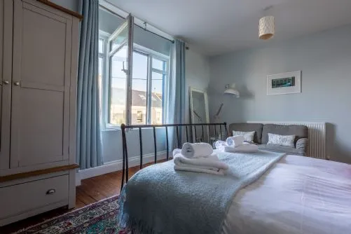 Middle Floor Bedroom - Rhosneigr