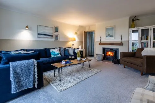 Lakeside Lounge Room 