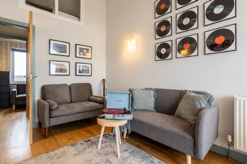 Lakeside Music Room 