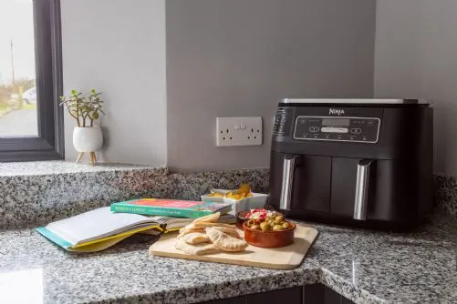 Ty Rhos Newydd Air Fryer