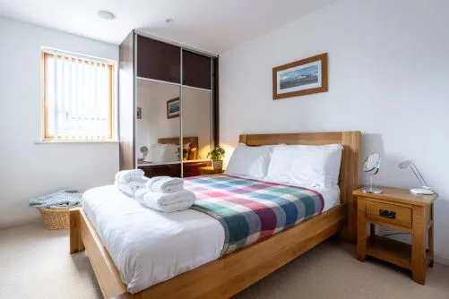 Minstrel Lodge Double Bed - Rhosneigr 