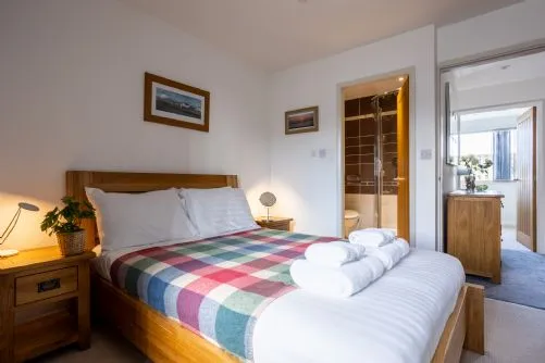 Minstrel Lodge Double Room with Ensuite - Rhosneigr 