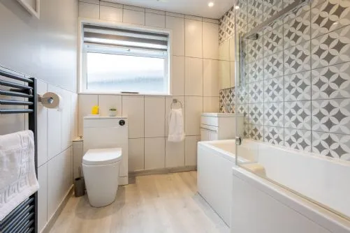 Tamarisk bathroom