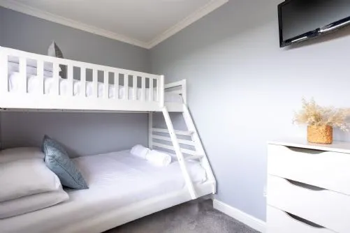 Tamarisk triple bedroom tv