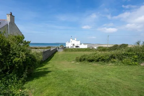 Gardd Nain - Back Lawn