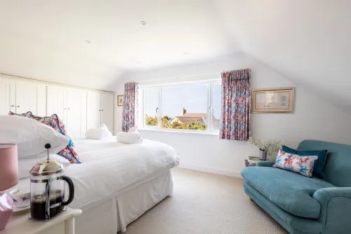Gardd Nain - Master King Bedroom 