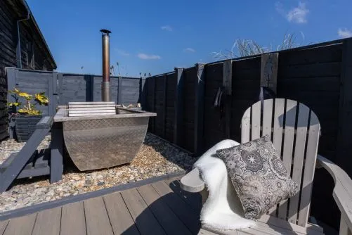 Bryn Bach - Outside Patio Hottub