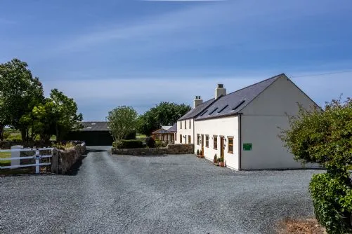Y Stabl Drive way - Llanfaelog
