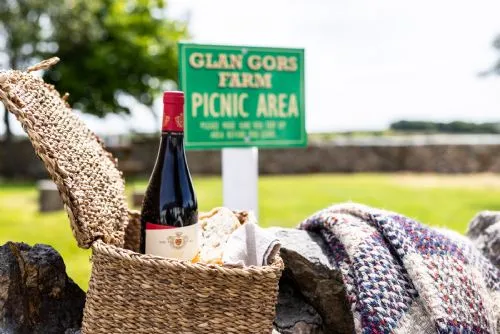 Y Stabl - picnic spot llanfaelog