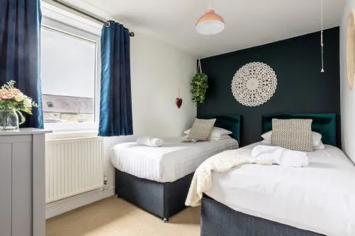 Bwthyn Branwen twin bedroom