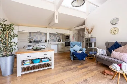 Owain's Lake View - living area - Llanfaelog