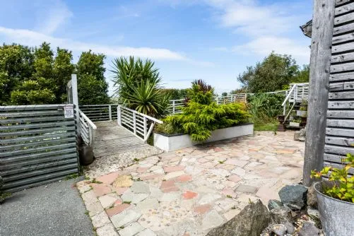 Owain's Lake View - Ramp into property - Llanfaelog