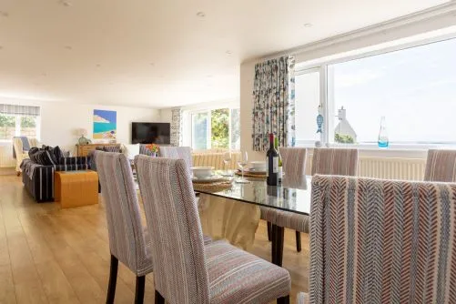 Gardd Nain - dining room into lounge