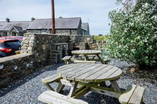 Ty Rhiannon - Picnic Area Aberffraw 