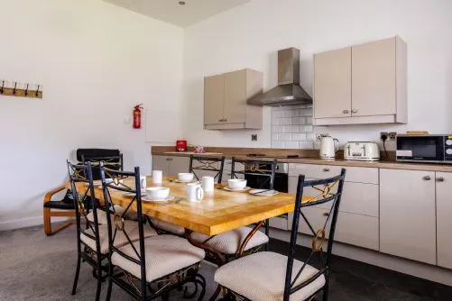 Ty Cwyfan Dining Table