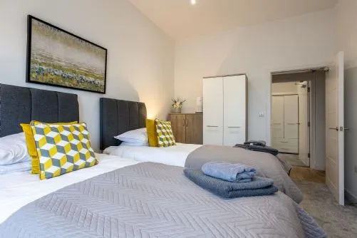 Surf's Edge - twin beds