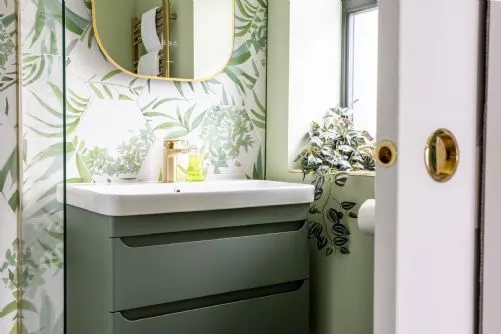 Bluebells - ensuite detail