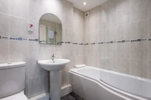 Bay View bathroom