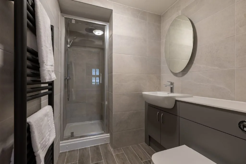 Ancones downstairs twin bed en-suite