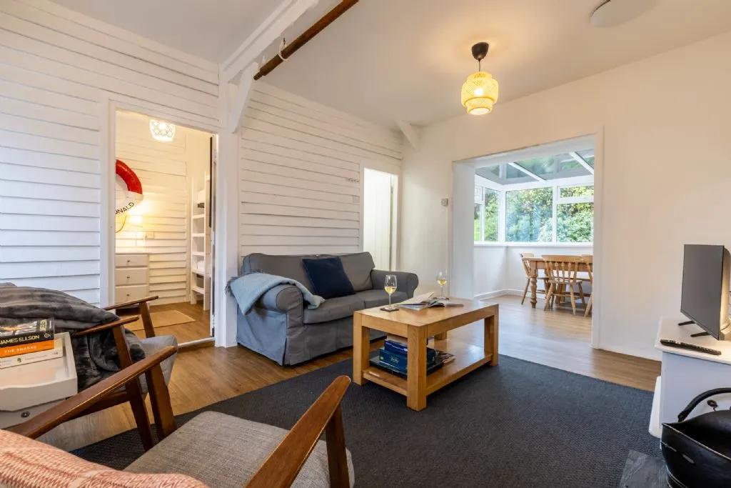 Ty Capel Bach - view into bunk bedroom 