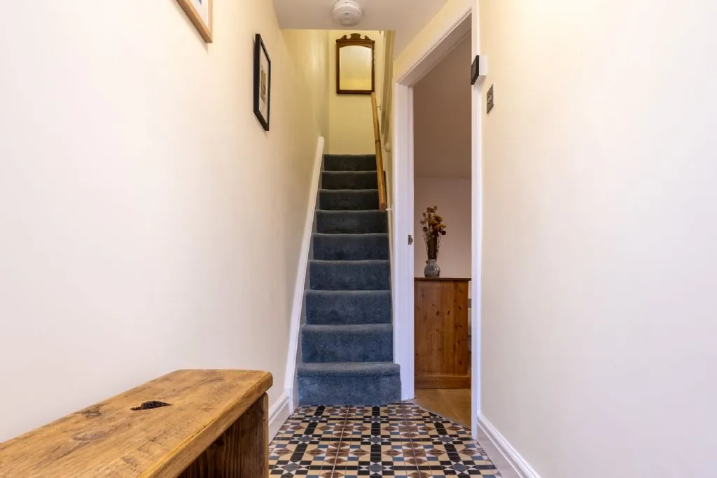 Kite Cottage - Hallway