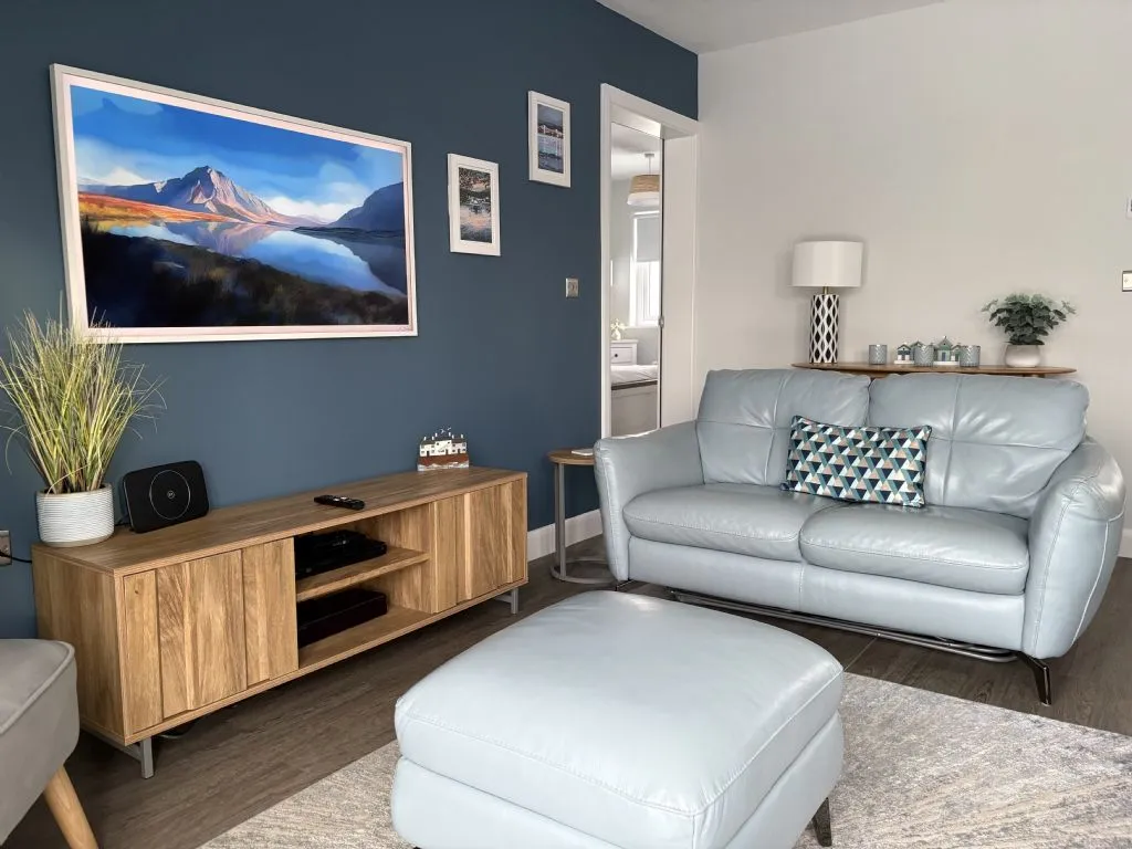 Parc D - lounge to downstairs bedroom