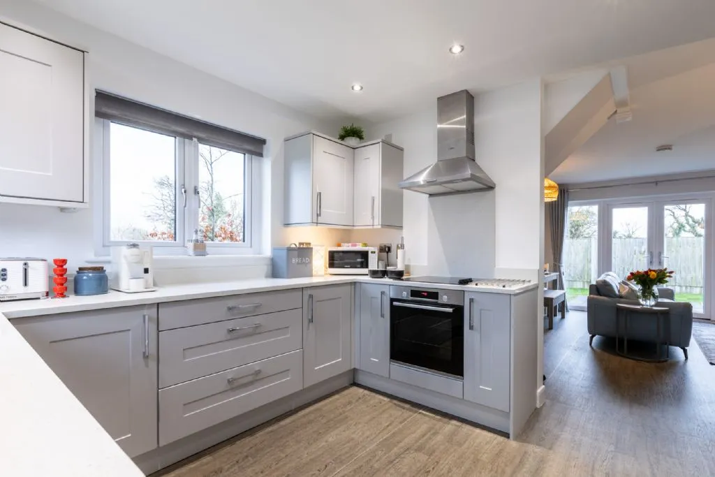 Ty Wawr - Kitchen into Lounge