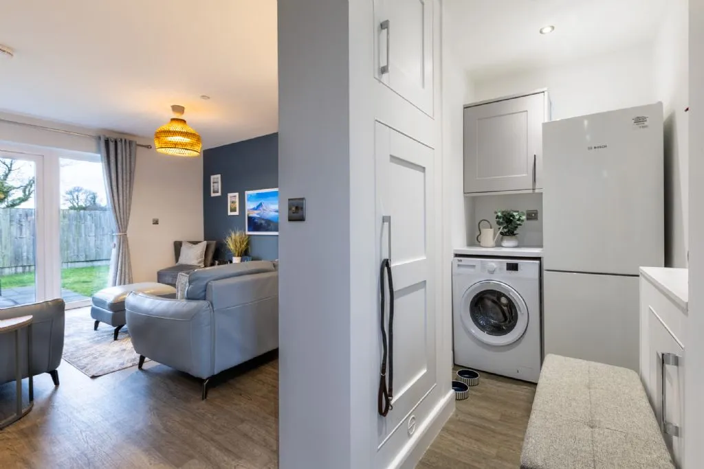 Ty Wawr - Utility next to Lounge