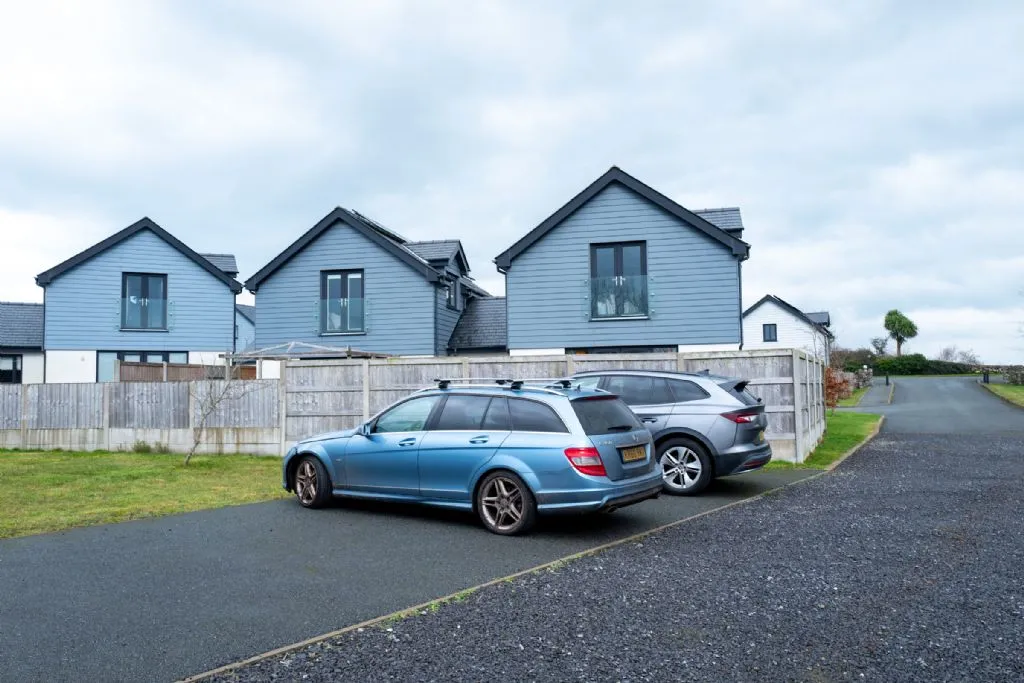 Ty Wawr - Overflow Carpark 