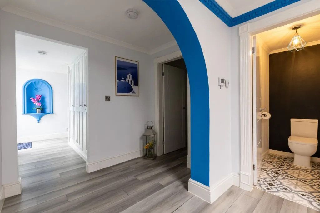 Coed Y Llan Separate WC